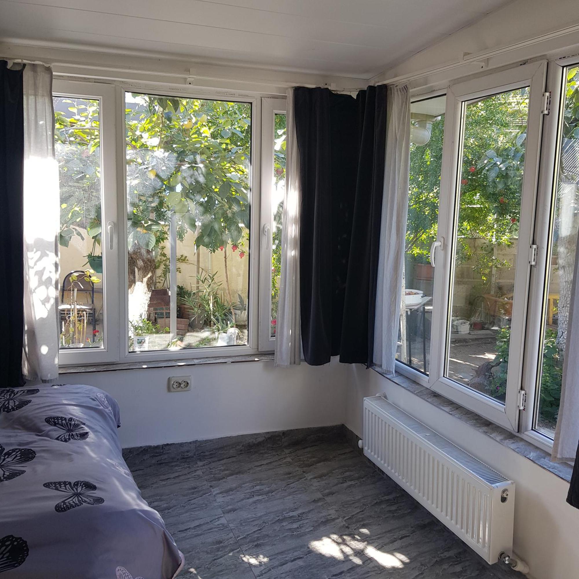 Домик У Куры Hotell Tbilisi Exteriör bild