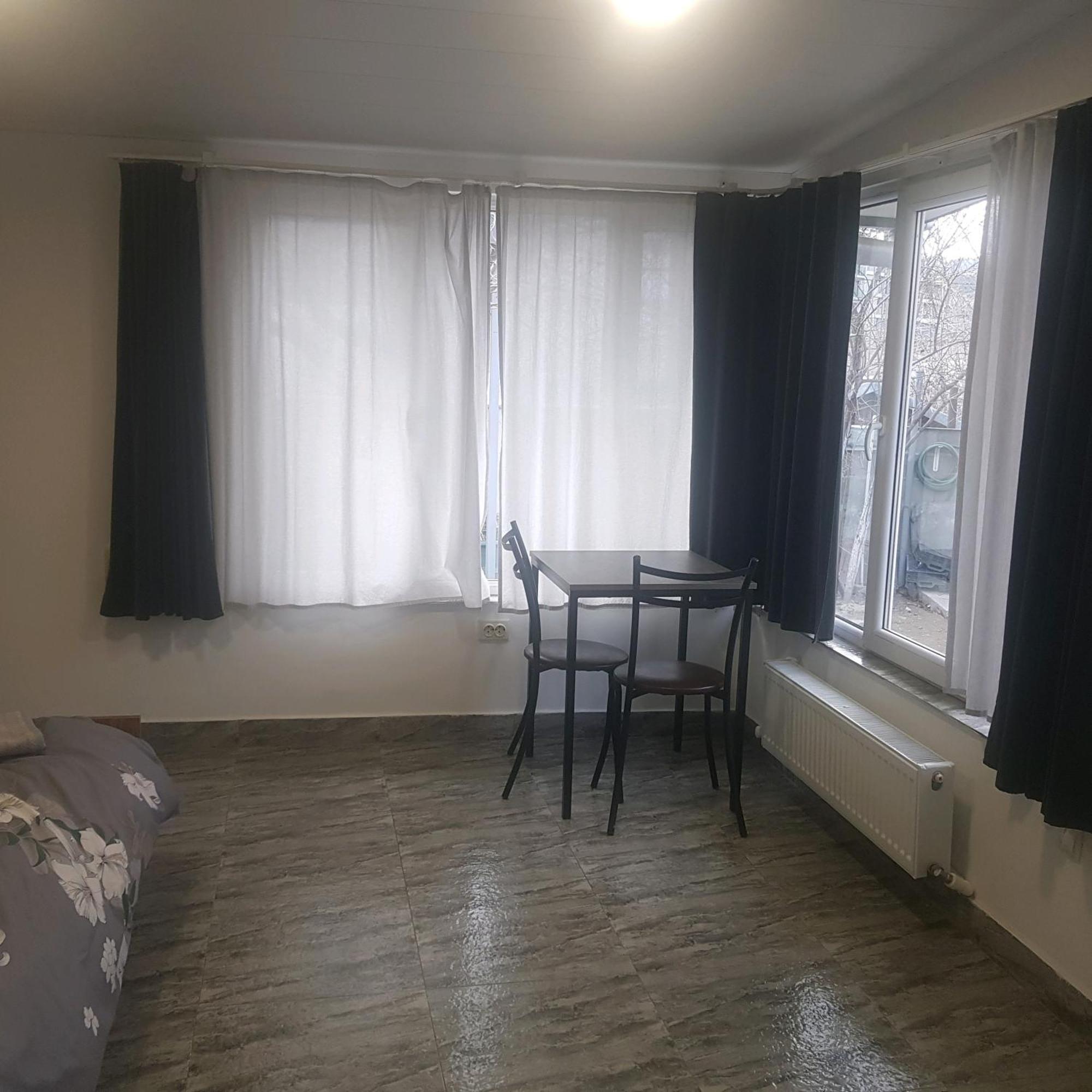 Домик У Куры Hotell Tbilisi Exteriör bild