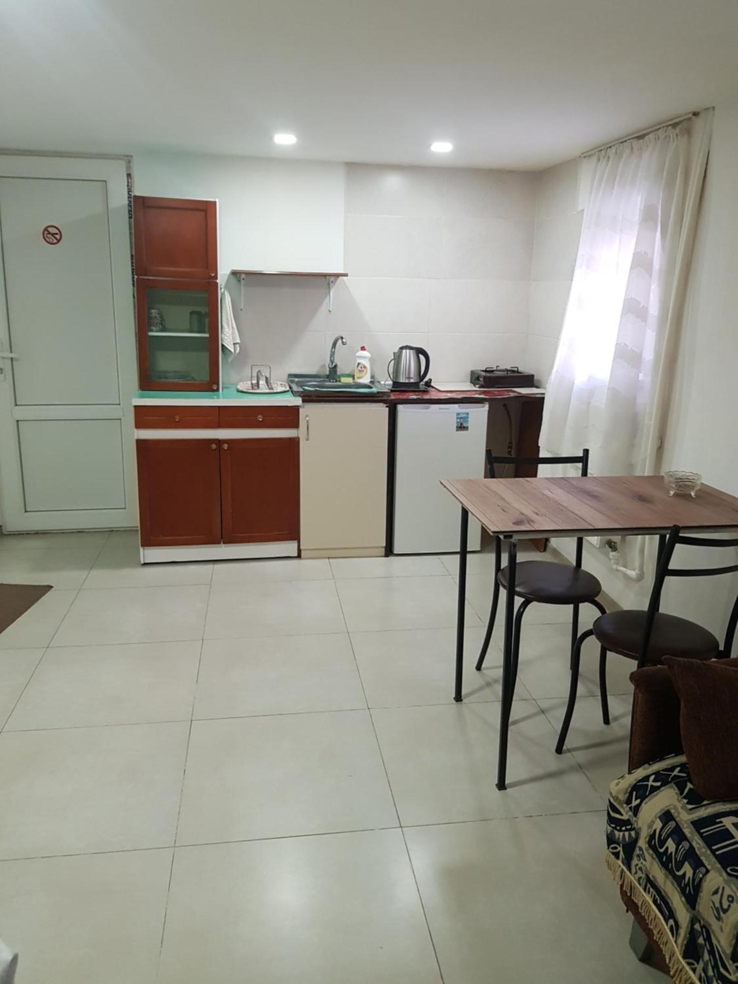 Домик У Куры Hotell Tbilisi Exteriör bild