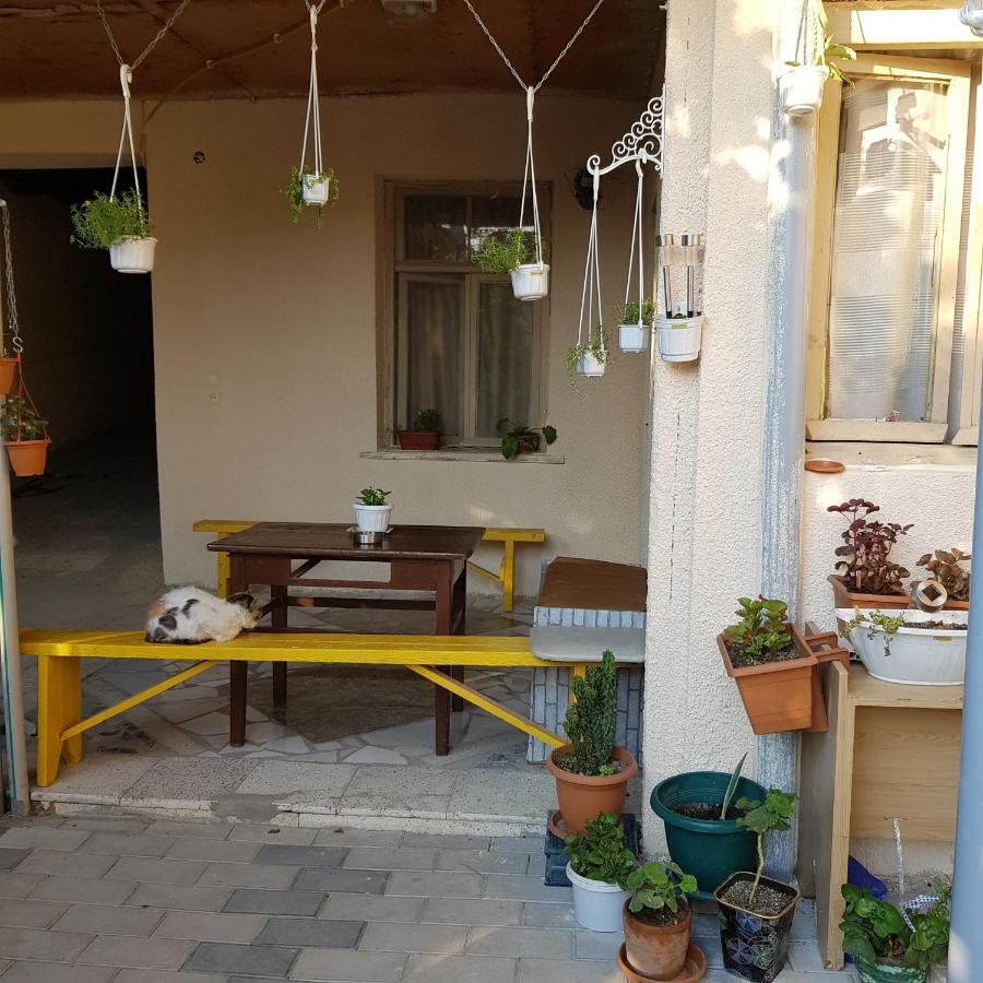 Домик У Куры Hotell Tbilisi Exteriör bild
